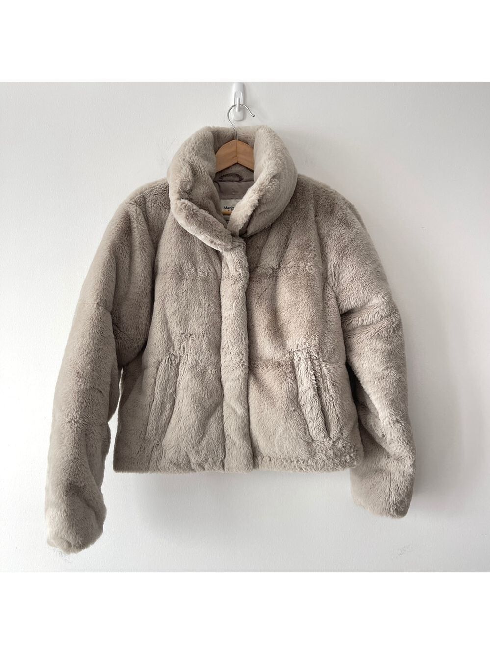 Abercrombie & Fitch Faux Fur Mini Puffer Jacket Gray Size Small